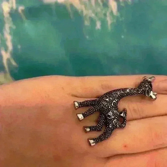 🐳 Studded Giraffe Alloy Gray Ring - Picture 10 of 10